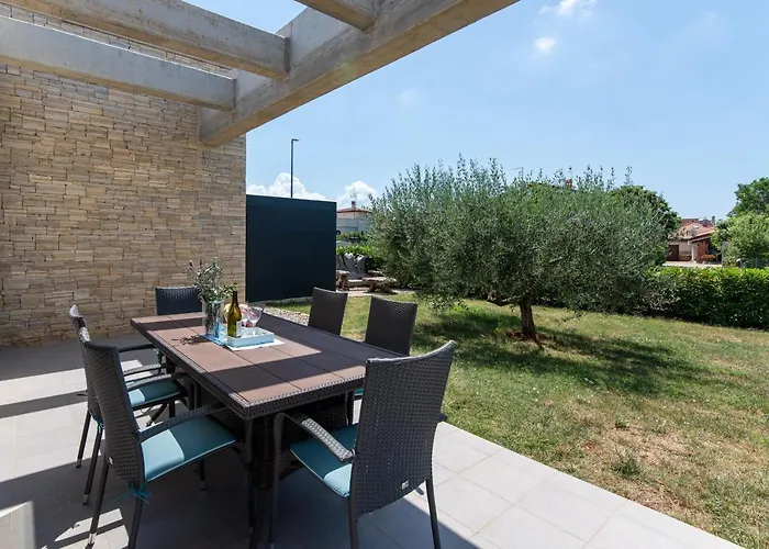 Leandra Novigrad Istria