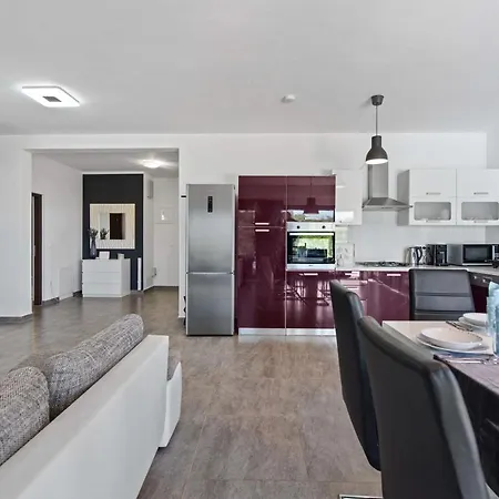 Leandra Novigrad Istria