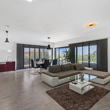 Leandra * Novigrad Istria