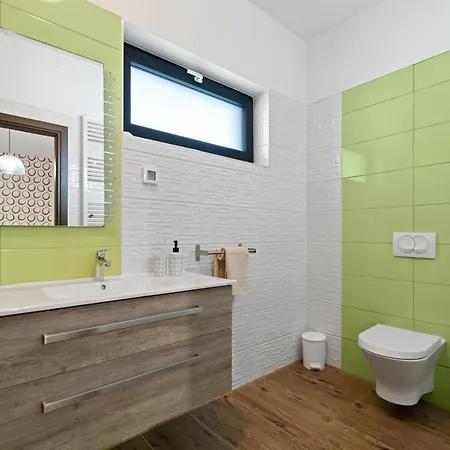 Leandra * Novigrad Istria