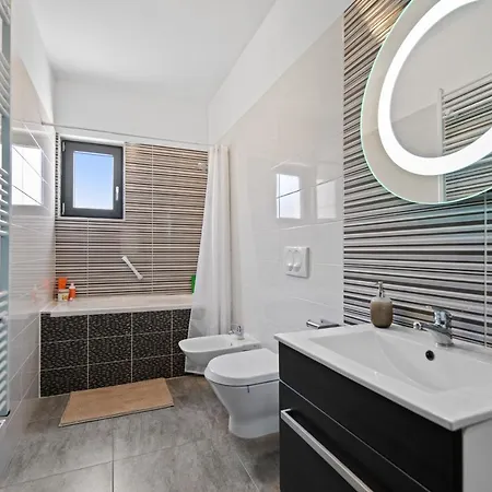 Leandra Novigrad Istria